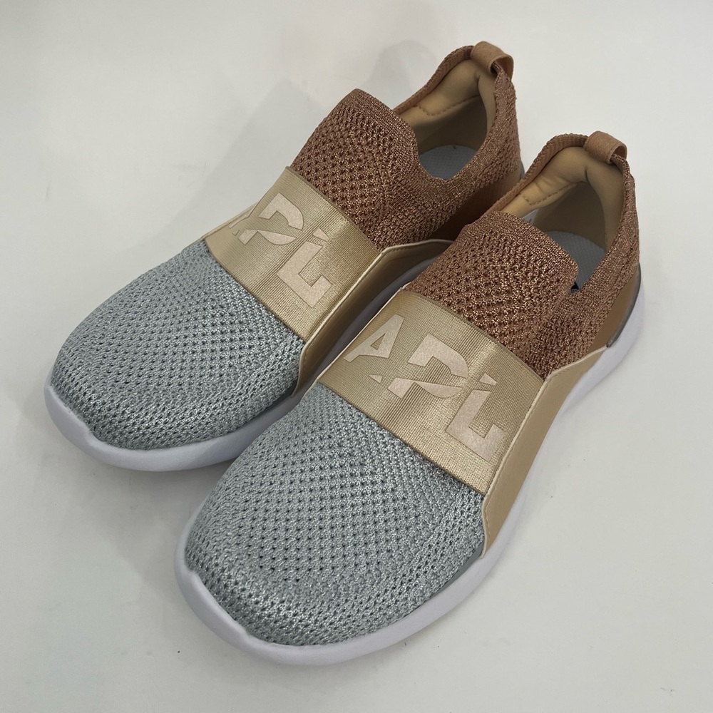 APL Techloom bliss knit running sneaker